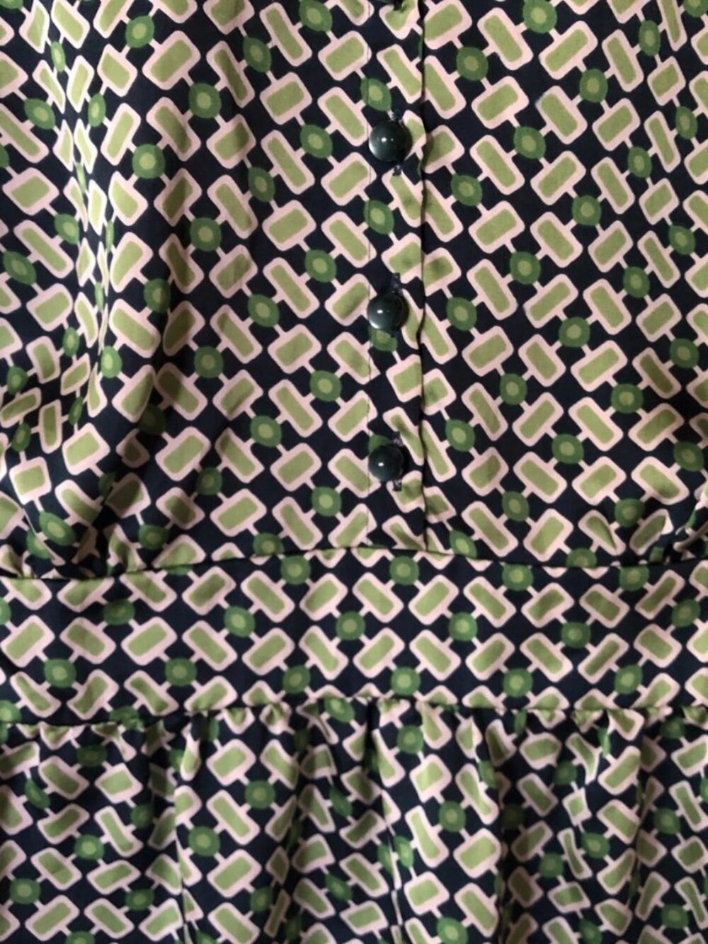 Y2K Banana Republic Short Sleeve Green Geometric Blouse Top Size M - Picture 6 of 16